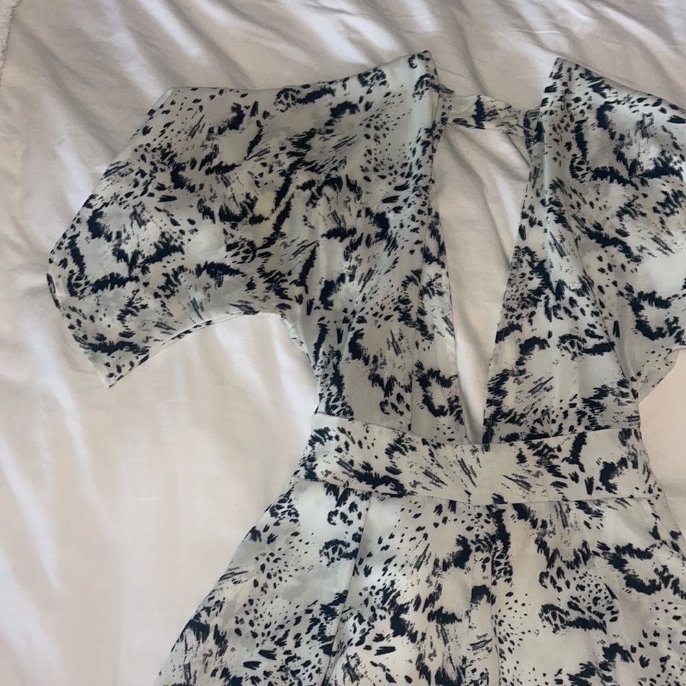 Reference Open Back Romper - Picture 2 of 4